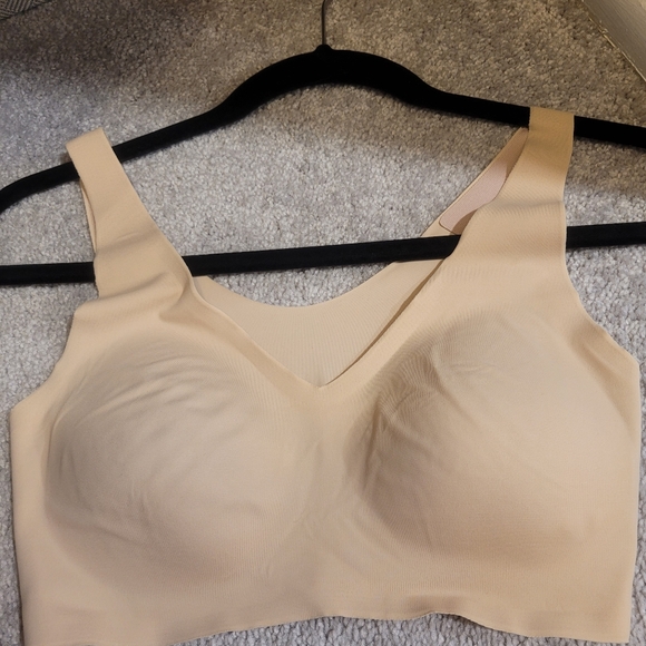 Uniqlo Cream Seamless Women's Bra - Picture 1 of 2
